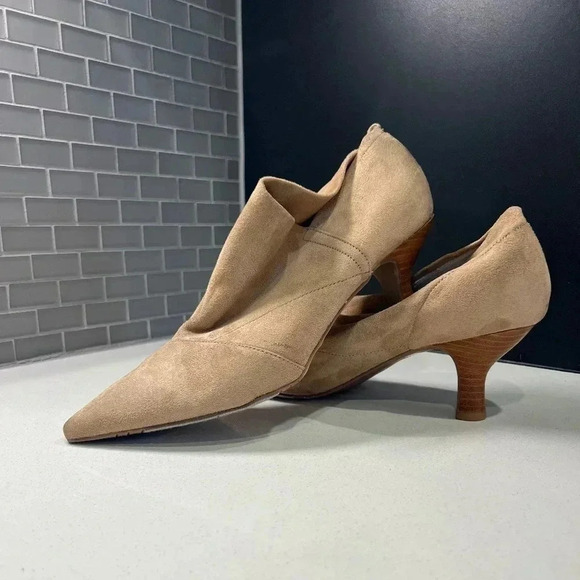 Faux Suede Heels Size 10 Light 2 Inch Heel - Picture 1 of 12